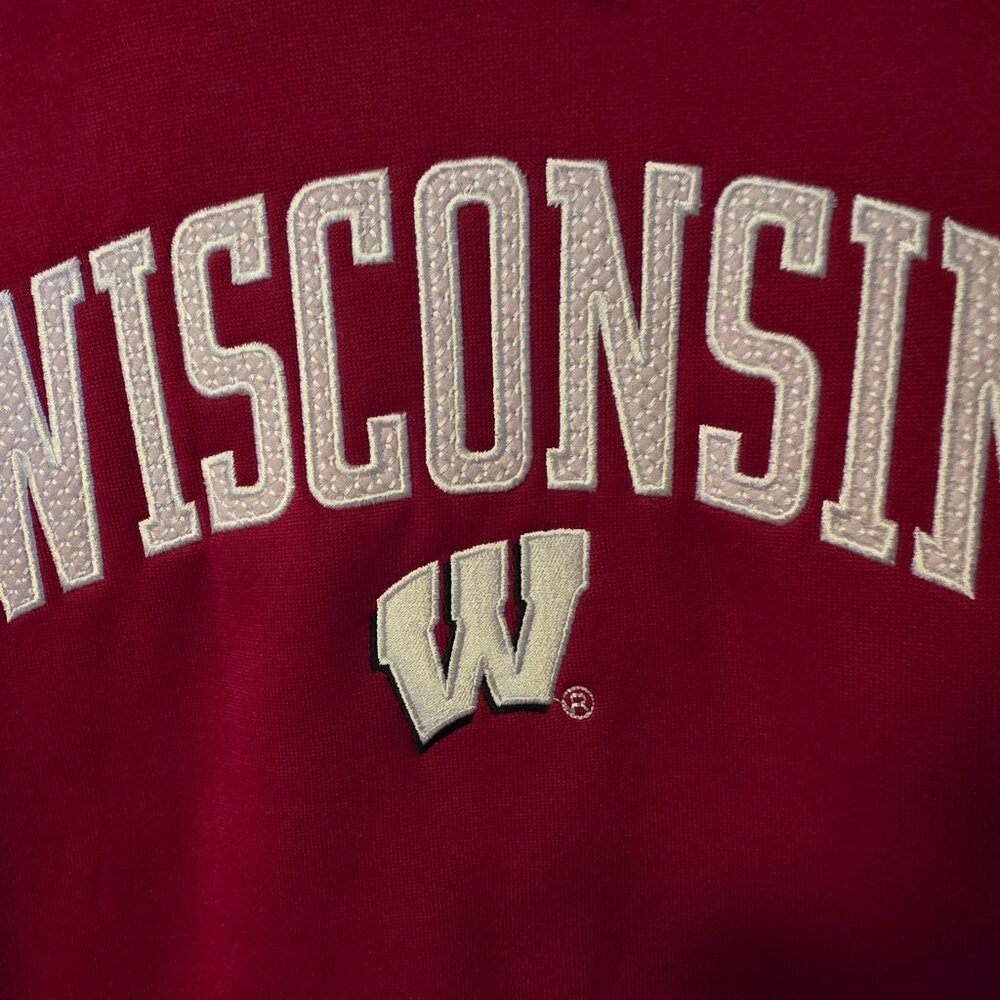 UW-M Wisconsin University Badgers Hoody Medium Unisex Sweatshirt Red